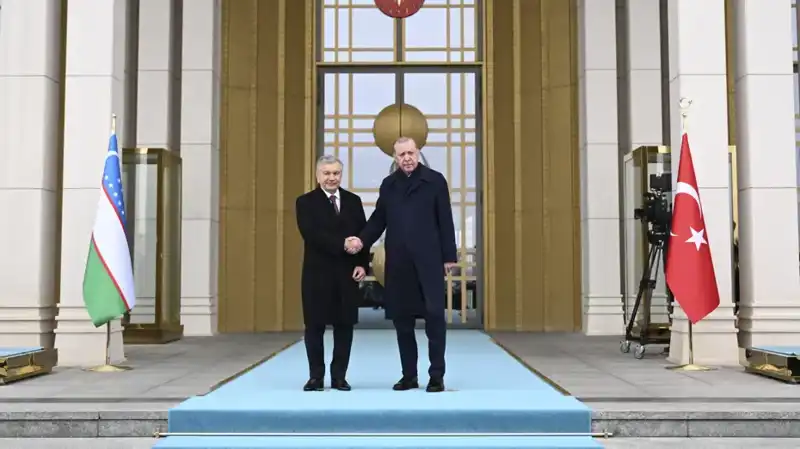 Özbekistan Cumhurbaşkanı Mirziyoyev, Türkiye'de Tarihi Ziyaret Gerçekleştiriyor
