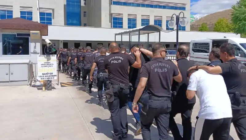 Ankara'da Tehditle Haraç Kesme Çetesi Çökertildi!