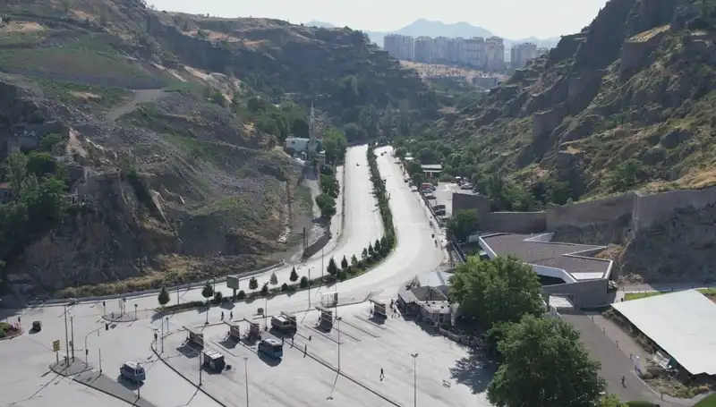 Ankara'da Kurban Bayramı'nda Sokaklar Terkedilmiş Gibi Görünüyor