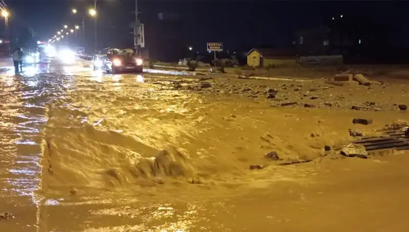 Sel Tehlikesi: Konya ve Ankara’da Su Baskınları Hayatı Olumsuz Etkiledi
