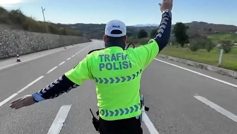 Trafikte Hız Denetimleri Sıkı Takipte, Bakan Yerlikaya Açıklamada Bulundu