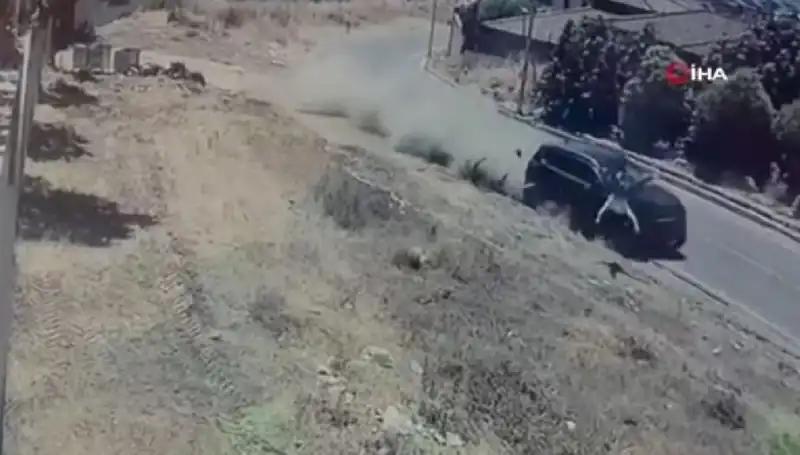 15 Yaşındaki Sürücü Cip ile Yayayı Ezdi: Korkunç Anlar