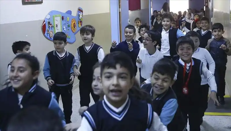 2025 Okul Takvimi Açıklandı: Okullar Ne Zaman Açılacak?
