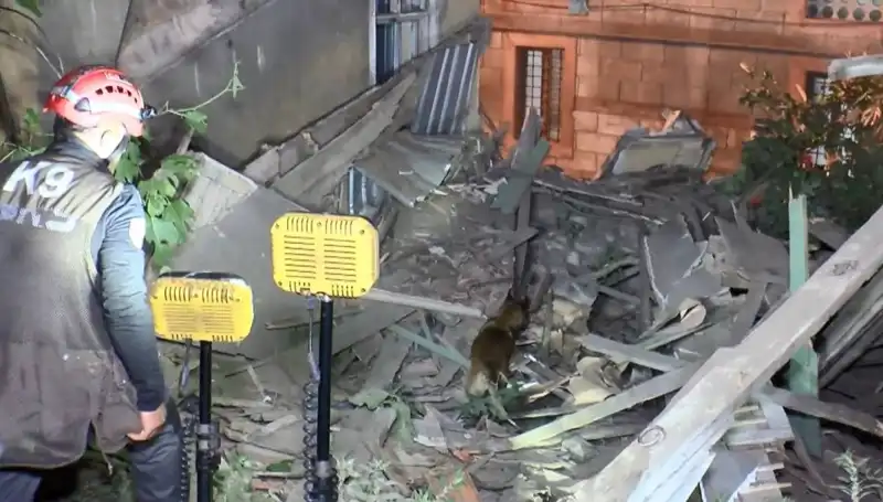 İstanbul'da Deprem Sonrası Tüyler Ürpertici Çökme: Yeni Gelişmeler!