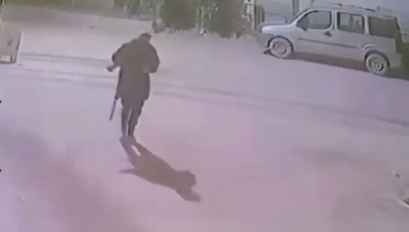 Mertcan Cinayetinde Şok Gelişme: Zanlı Av Tüfeği ile Kameralara Yakalandı!