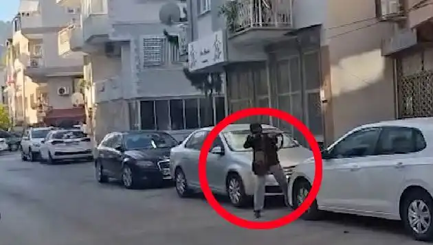 İzmir’de Saldırganla Çatışma Anları: Güvenlik Güçleri Sivil Hayatı Korudu