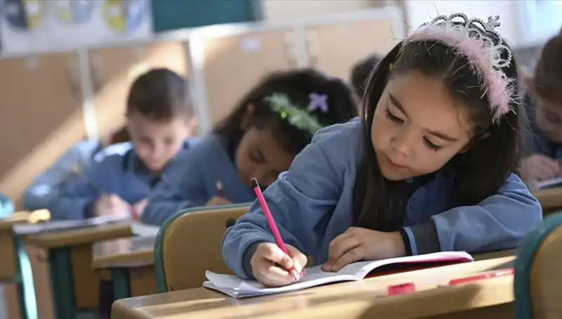 2024-2025 Eğitim Takviminde Ara Tatil Sonrası Okullar Ne Zaman Açılacak?