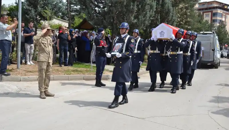 Şehit Gözyaşlarıyla Uğurlandı: Vatanseverliğin Acı Tablosu