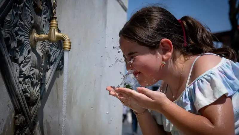 Türkiye'de 16 Şehirde Sıcaklık 40 Dereceyi Geçti: Yazın Zirvesi!