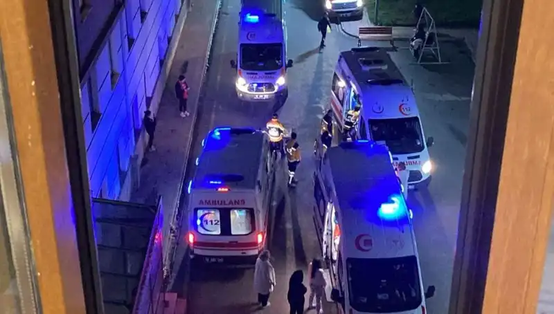 53 Öğrencinin Akşam Yemeğinden Zehirlenmesi: Hastane Kayıtları Alarm Veriyor