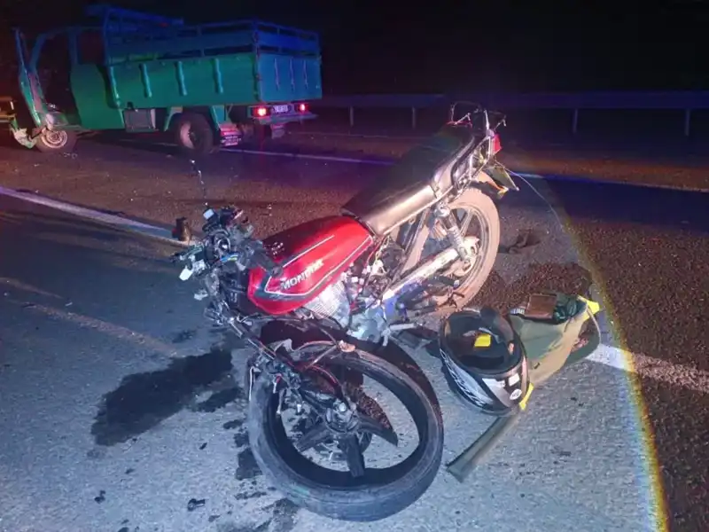 Kuzenlerin Feci Kazası: Kamyonet Motosikleti Çarptı, Hayatlarını Kaybettiler