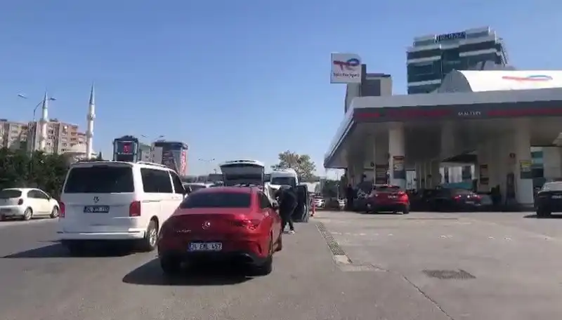Depremin Ardından Akaryakıt İstasyonlarında Uzun Kuyruklar Neden Oluştu?