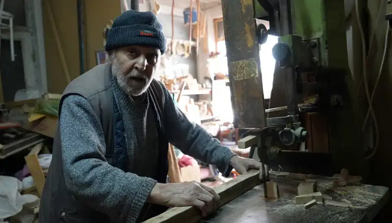 87 Yaşında Mesleğini Aşk ile Yaşatan Usta: El Emeği Kayıp Olmaktan Kurtuluyor