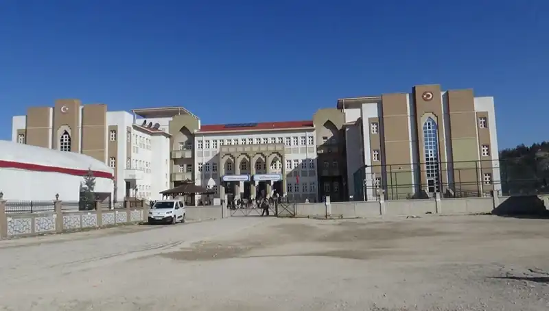 Ortaokulda Öğrencisine Şiddet Uygulayan Öğretmen Gözaltına Alındı