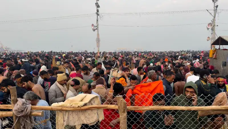 Hindistan'da Dini Festivalde Izdırap: Altı Kişi Hayatını Kaybetti