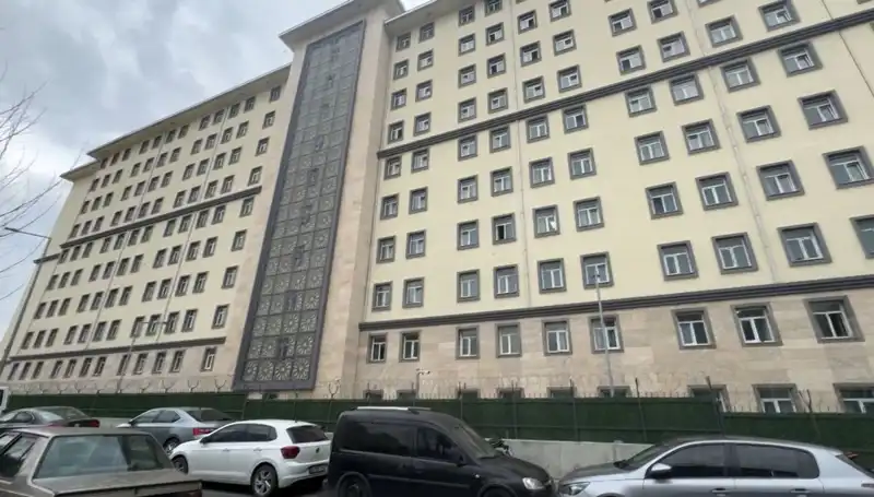 Kız Öğrenci Yurduna Şok Baskın: Gizli Takip Olayı Aydınlatıldı