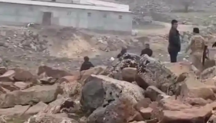 Diyarbakır'da Silahlı Çatışma: 3 Kişi Hayatını Kaybetti, Yaralılar Var