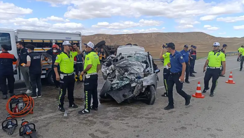 Yozgat'ta İşlek Yolda Feci Kaza: 5 Kişiden 3’ü Hayatını Kaybetti
