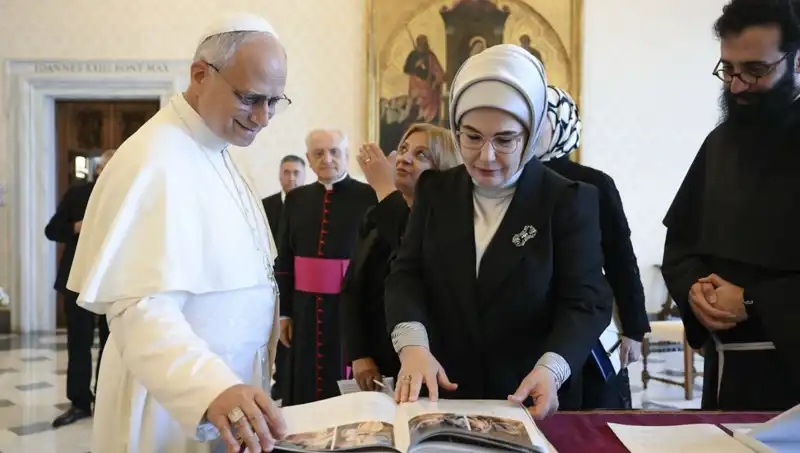 Emine Erdoğan, Papa Leo ile Gazze Üzerine Kritik Görüşmelerde Bulundu
