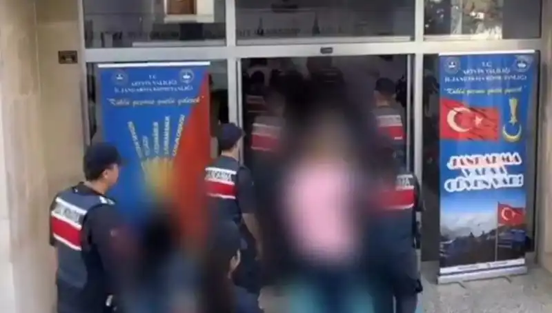 30 İlde FETÖ Operasyonu: 65 Kişi Tutuklandı, Gözaltına Alınanların Listesi Açıklandı