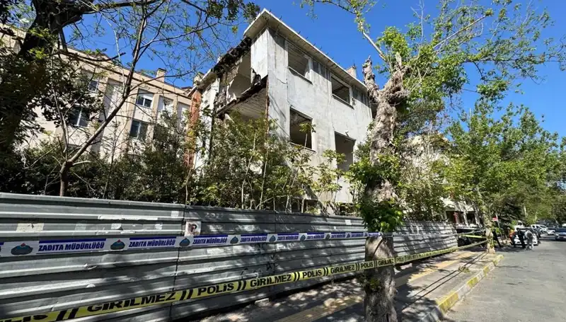 Bakırköy'de Deprem Sonrası Metruk Bina Çöktü: Olayın Ayrıntıları ve Önlemler