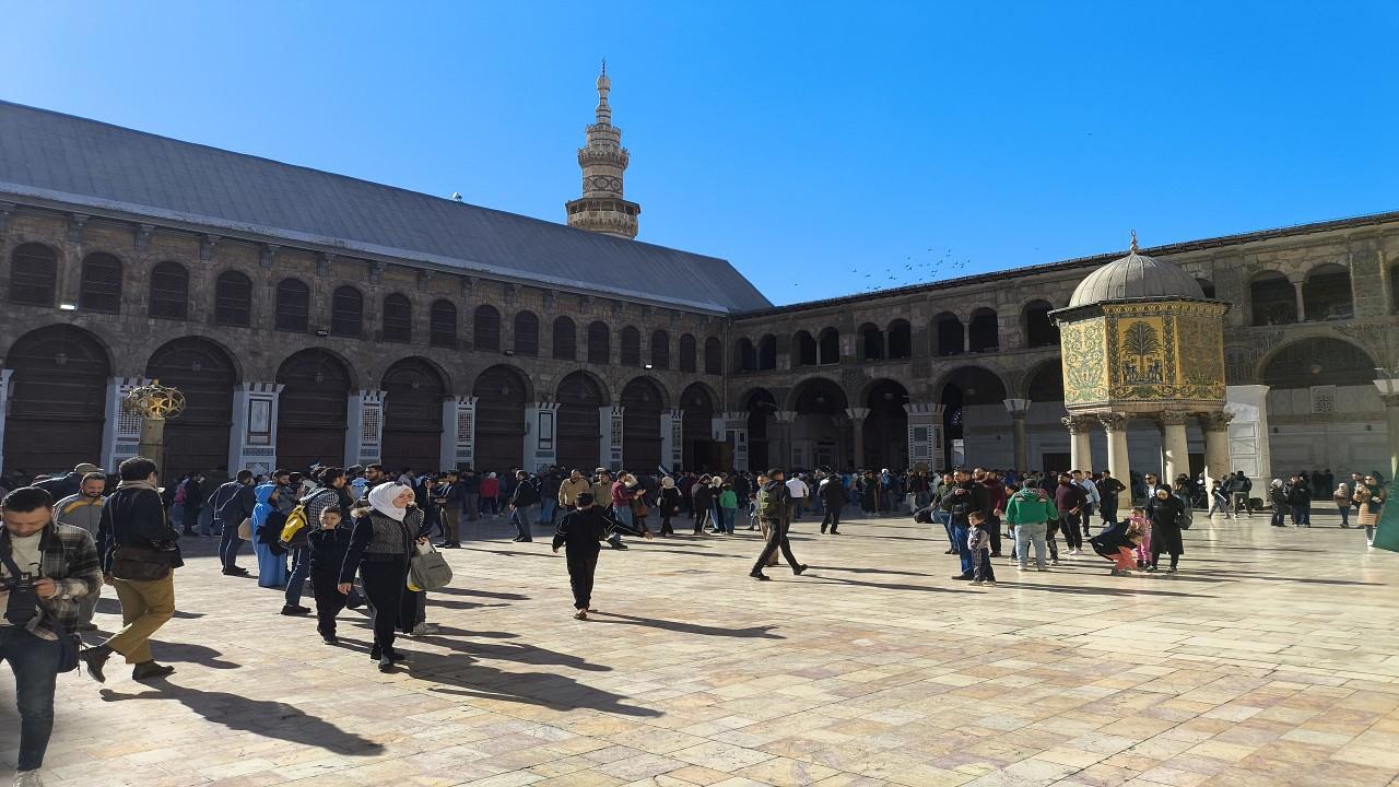 Emevi Camii İmamı: Erdoğan'ın Yardım Eli İyilik ve Birlik Mesajıyla Camii Cemaatine Ulaştı