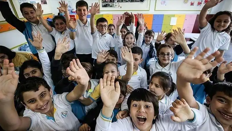 9 Günlük Bayram Tatili Sona Erdi: Okullar Yeniden Açılıyor