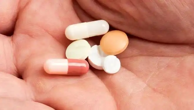 Milyonlarca Kişinin Kullandığı Reçetesiz İlaç Hakkında Kritik Uyarılar Geldi