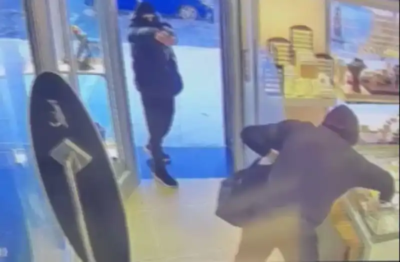 Ümraniye'de Maskeli Soygun Girişimi: Şoke Eden Olayın Detayları