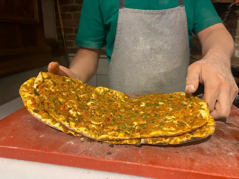 İstanbul'da Lahmacun Fiyatları: Semt Farklarıyla Büyüyen Tartışma!