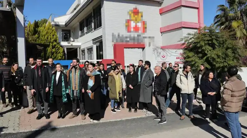 Karne Günü Velileri Şoke Etti: Öğretmenler ve Öğrenciler Neden Ağlıyordu?