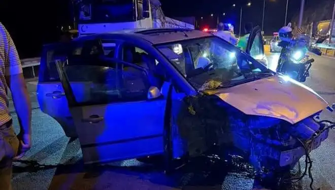 Otomobil Bariyere Çarptı: Feci Kazada Bir Kişi Hayatını Kaybetti