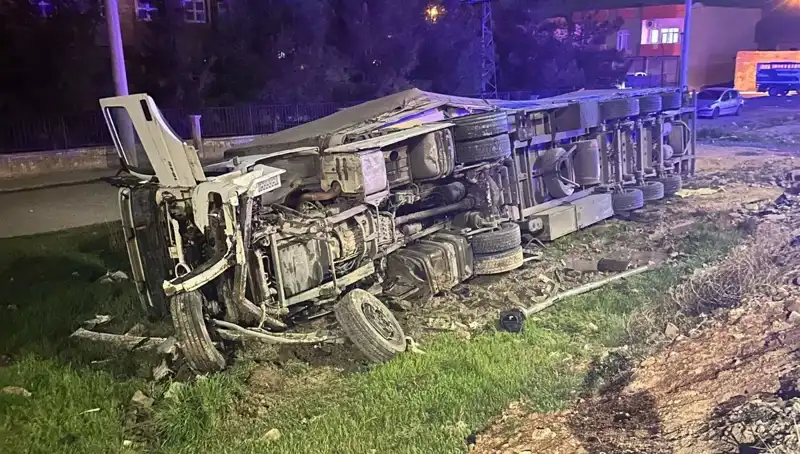 TIR Devrildi, 6 Kişi Yaralandı: Detaylar ve İlk Bilgiler
