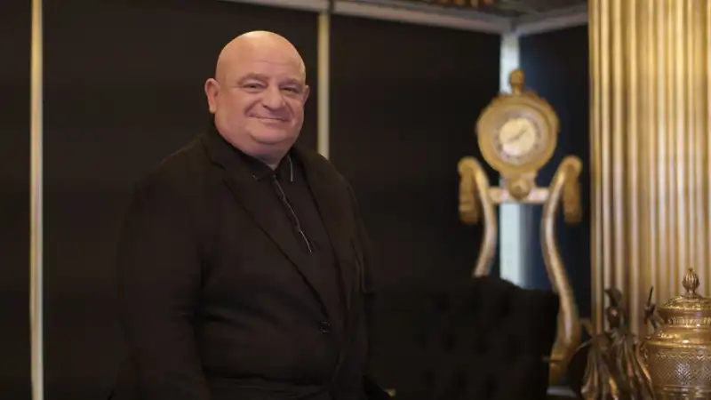 Moiz Mitrani: Tekstilden Finansa Uzanan Bir Başarı Hikayesi