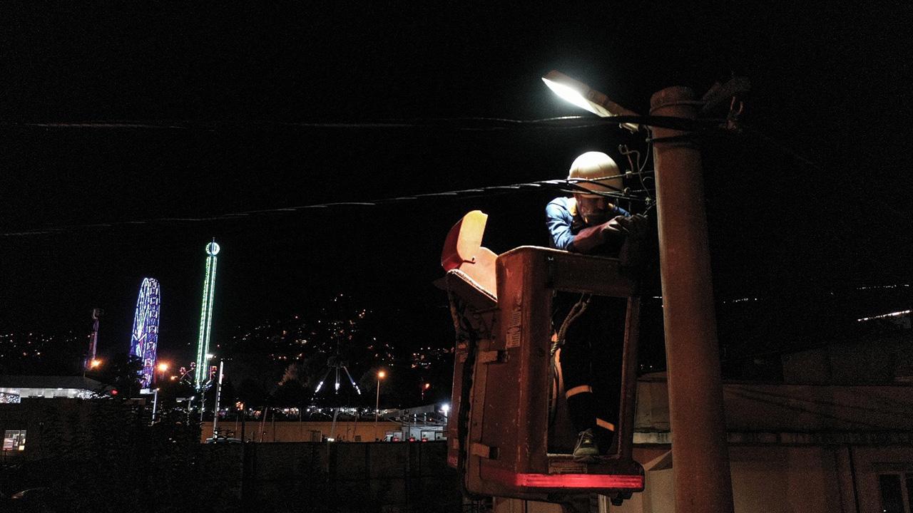 Yılbaşında İşçiler, Kesintisiz Enerji İçin Çalıştı