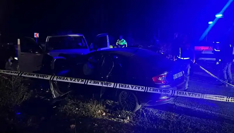 Minibüs Ters Şeritte Giderek Dehşet Saçtı: 1 Ölü, 8 Yaralı