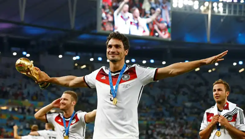 Almanya’nın Efsanevi Savunmacısı Hummels Futbolu Bırakma Kararını Açıkladı
