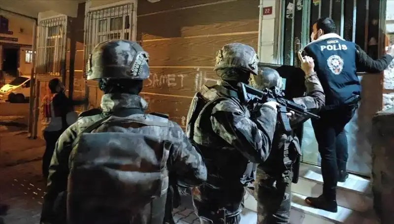 8 İlde Bahis ve Kara Para Operasyonu: 500 Milyon Liralık Varlık El Konuldu!