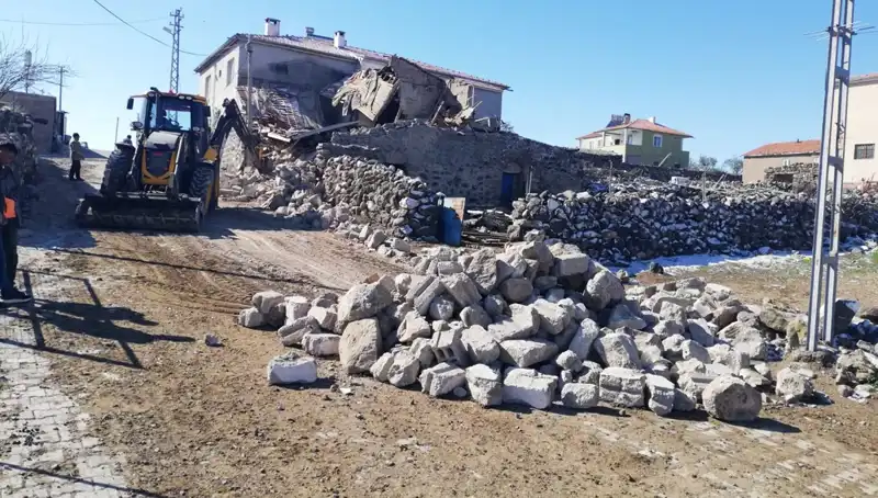 Kayseri’de Ahırın Çökmesiyle 35 Küçükbaş Hayvan Hayatını Kaybetti