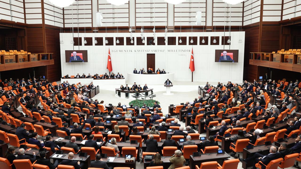 TBMM'de 2025'in İlk Gündemi Yeni Anayasa Tartışmaları