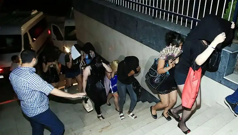 Düzce'de Şok Fuhuş Operasyonu: 5 Zanlı Yakalandı!